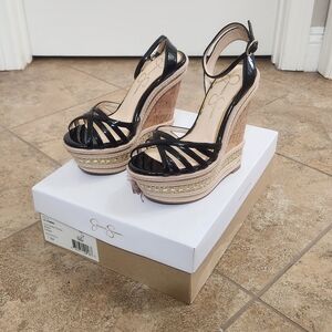 Stylish Black Wedge Sandals